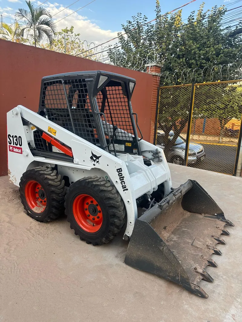 Minicarregadeira (Skid steer) 2011 São Paulo - SP | Sobratema Shopping