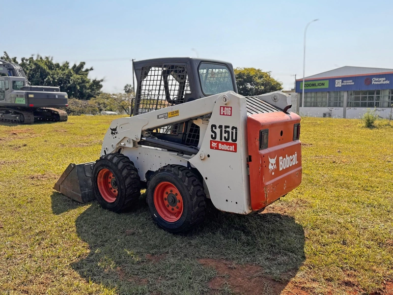 Minicarregadeira (Skid steer) 2012 Sorocaba - SP | Sobratema Shopping