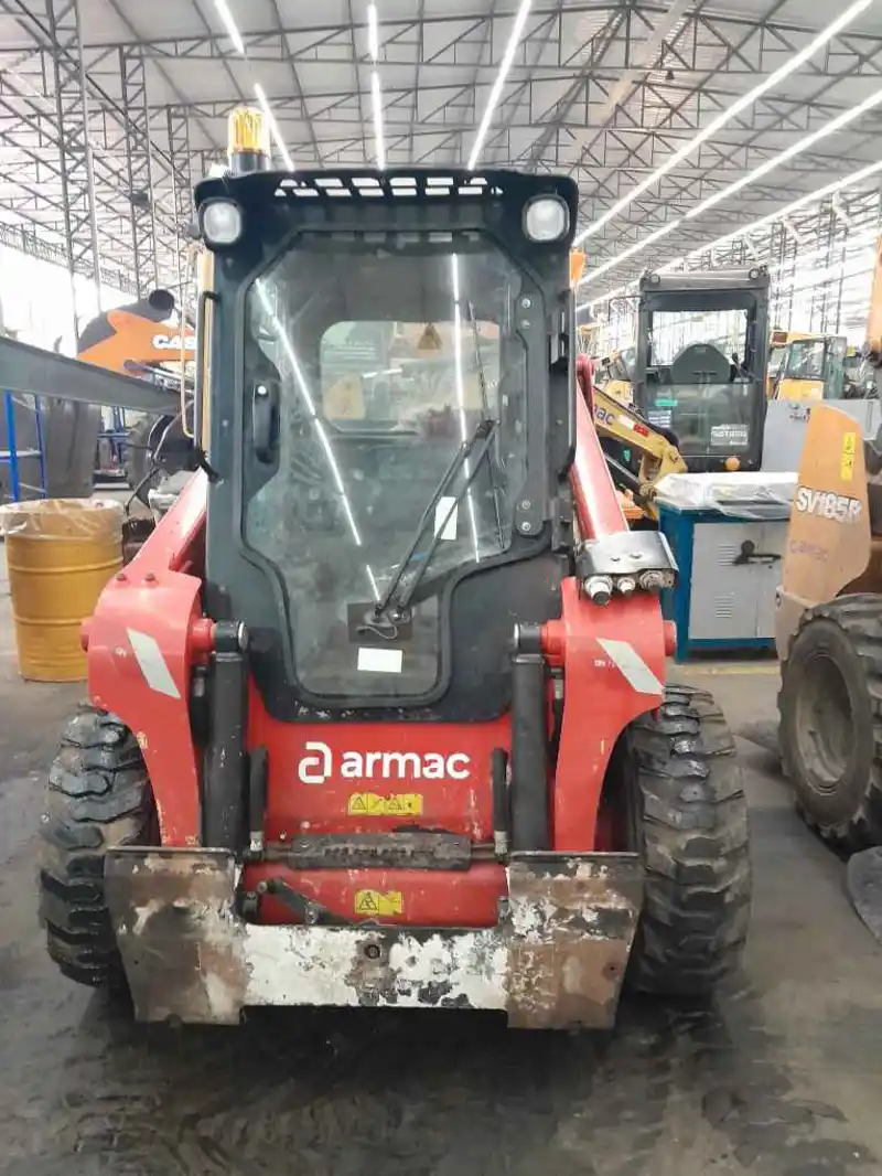 Minicarregadeira (Skid steer) 2021 Cotia - SP | Sobratema Shopping