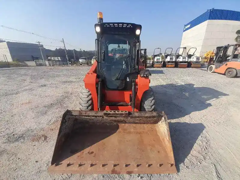 Minicarregadeira (Skid steer) 2022 Cotia - SP | Sobratema Shopping